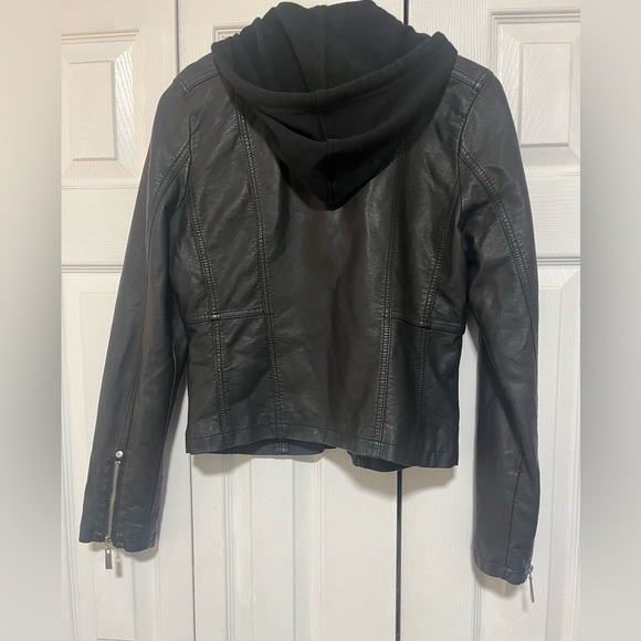 Black Faux Leather Jacket with Silver embellishments- size M - Picture 4 of 5